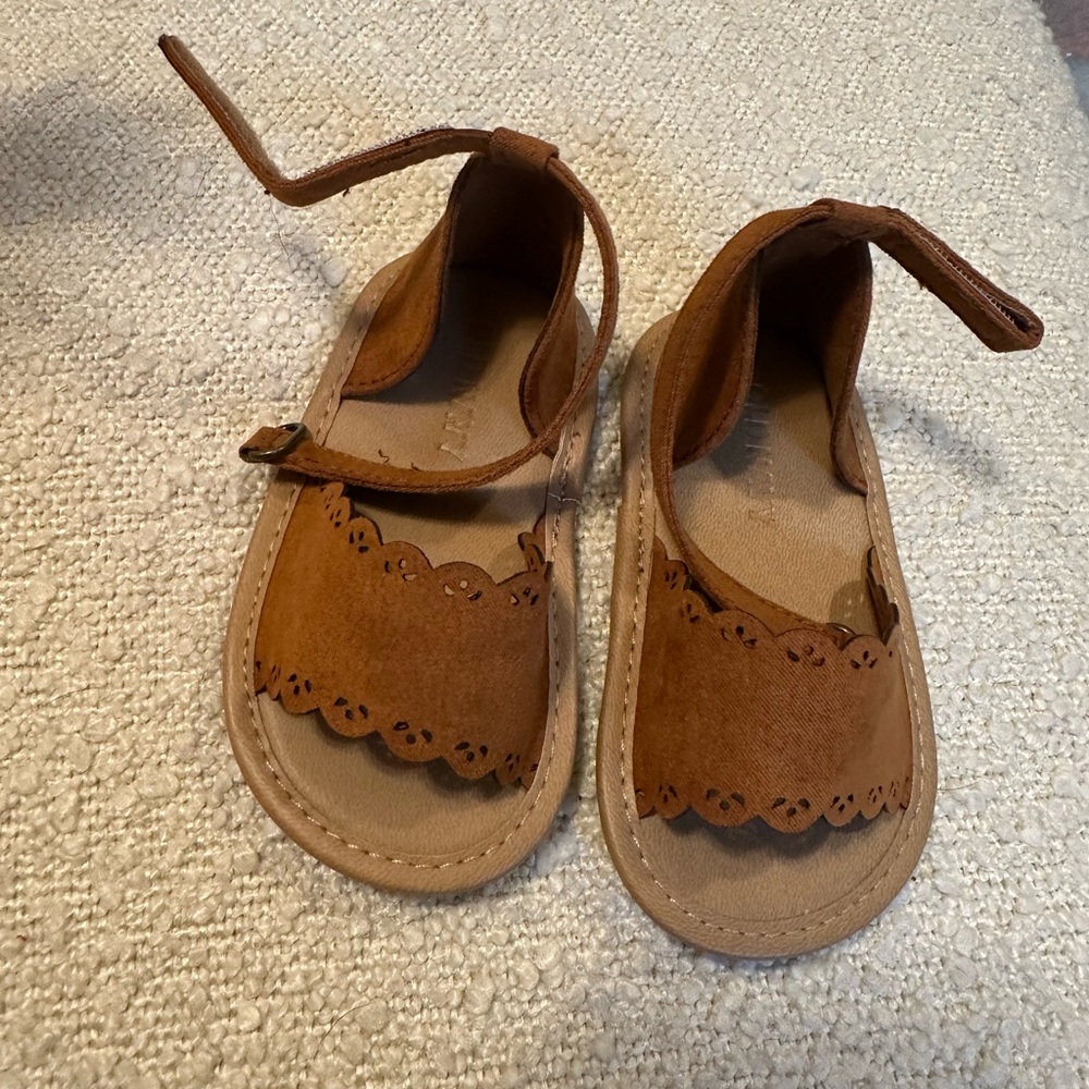 Faux Leather Scallop Trim Sandal -NWOT
